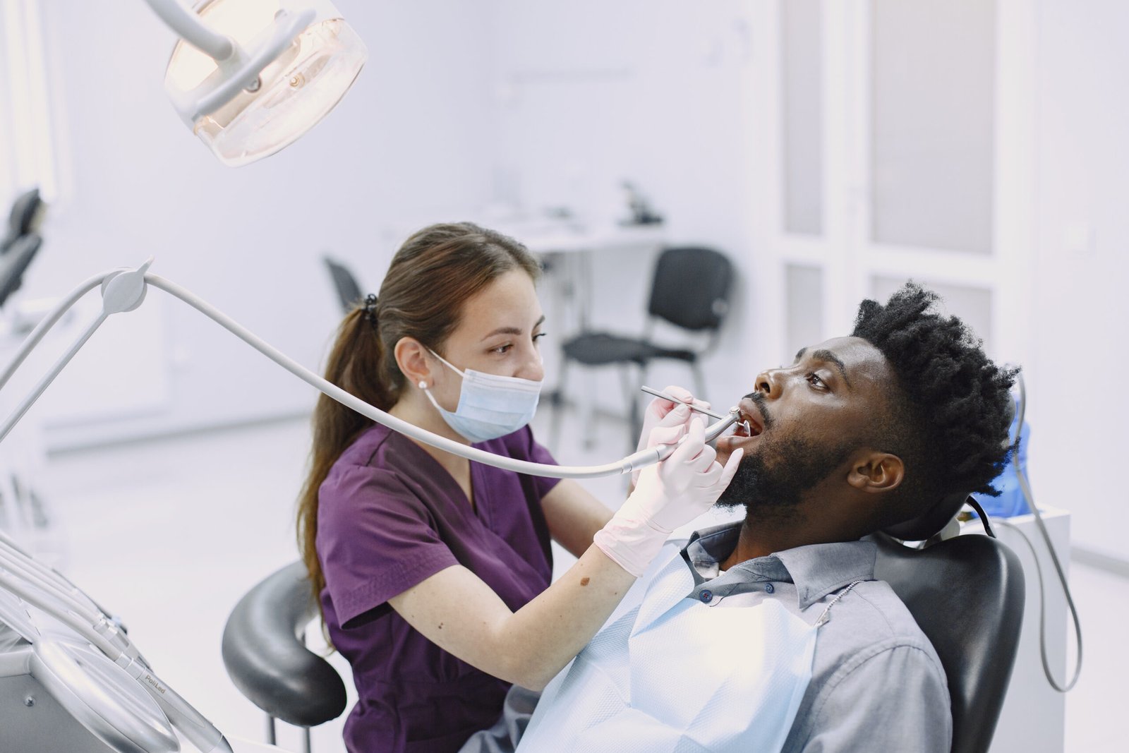 Dentist: the importance of regular visits for oral health